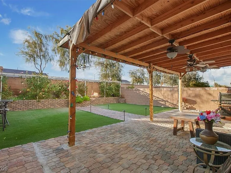 10137 Herons Rise St — Photo 20