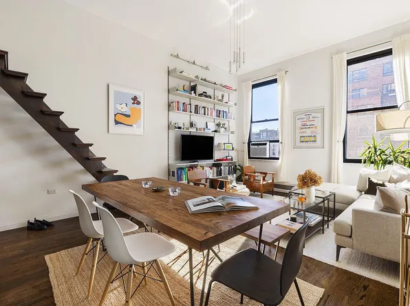 250 Mercer St APT D1103, New York, NY 10012