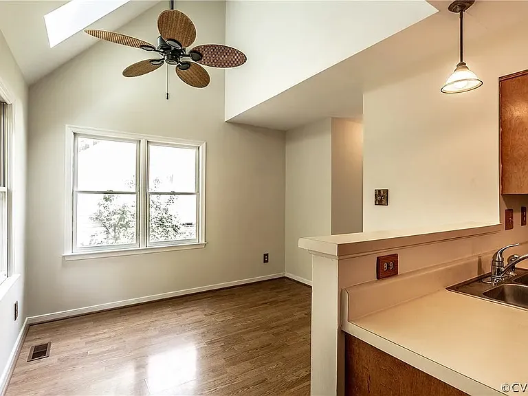 8908 Castle Point Dr — Photo 10