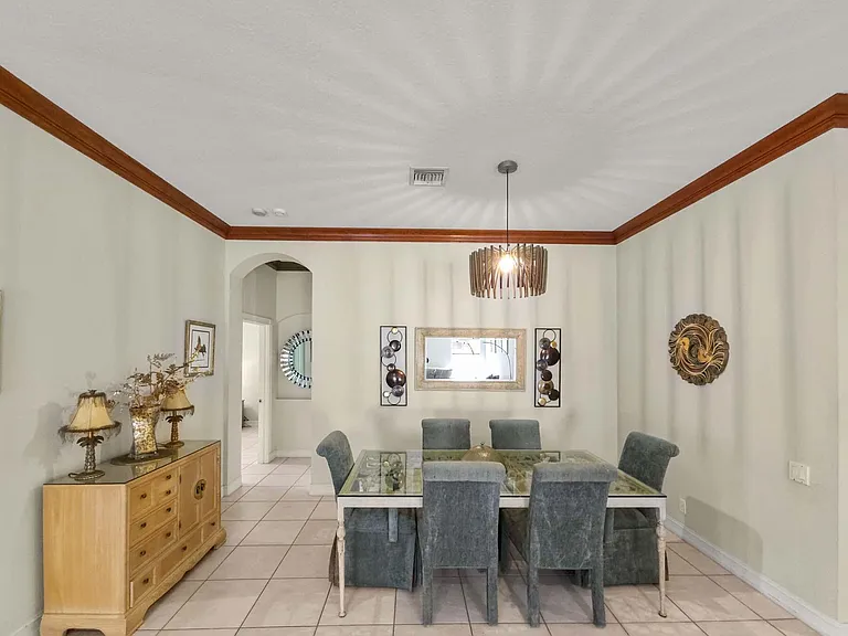 5058 Glenville Dr — Photo 8
