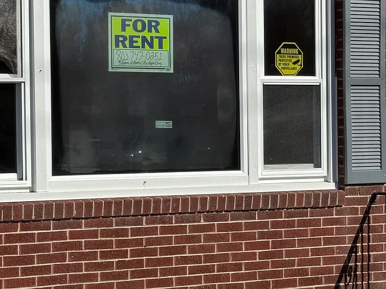365 Whittaker Pkwy — Photo 2