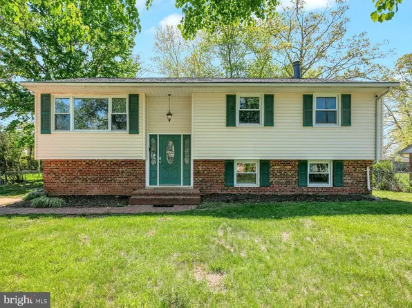 14819 Carlbern Dr, Centreville, VA 20120