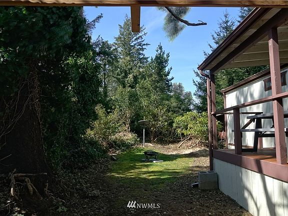 2nd image of 2515 Bay Avenue #1