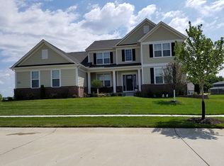 950 Silver Buck Ln, Chesterfield, MO 63005