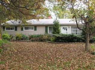 7699 Crestwood Ln, Northfield, OH 44067