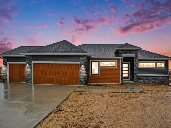 1615 Round Barn Dr, Hudsonville, MI 49426