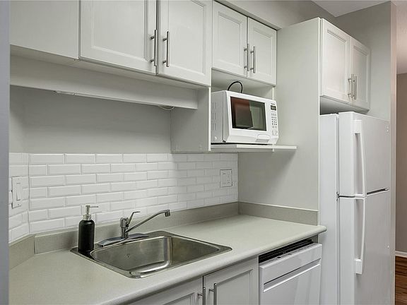 4th image of 155 Erickson Rd #109