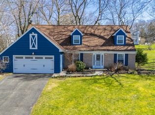 85 Clarkes Xing, Fairport, NY
