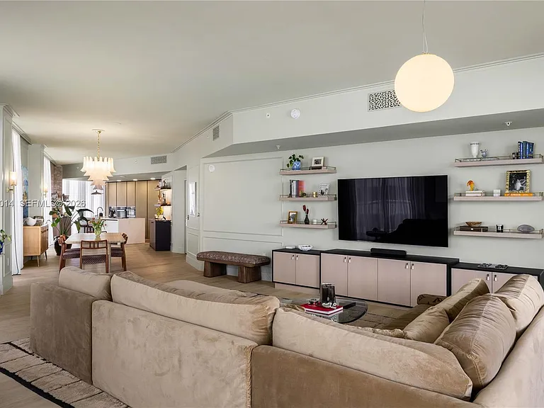 6800 Indian Creek Dr #4D — Photo 17