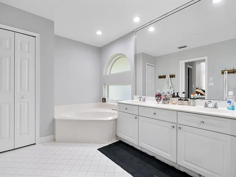 5431 NW 109th Ln — Photo 33