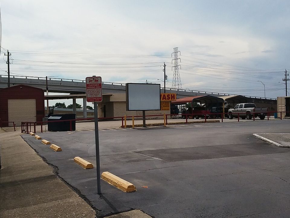 2nd image of 1405 Little York Rd