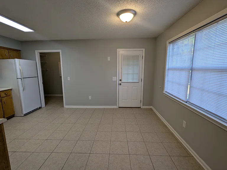 177 Sheila Dr — Photo 8