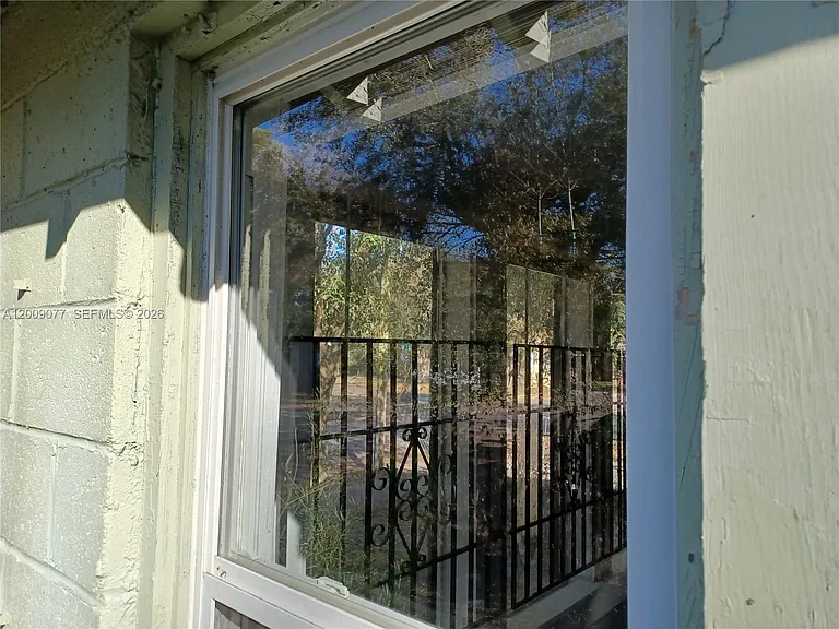 1710 W 2nd St — Photo 13