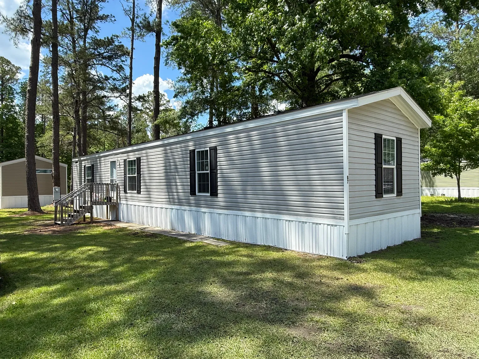 3 bed, $1,300 — Photo 1