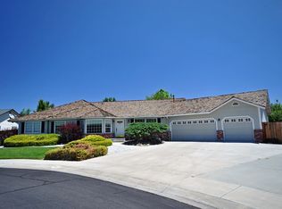 858 Maplewood Dr, Minden, NV 89423