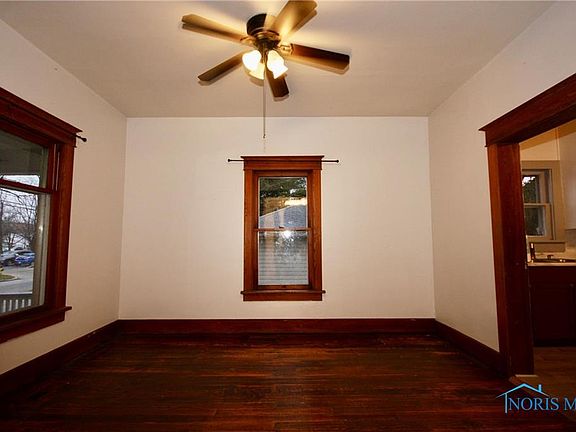 4th image of 215 Pike Ave