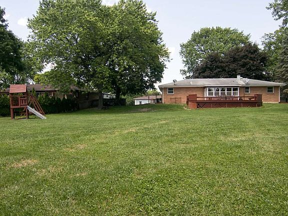 3rd image of 2743 Sierra Dr