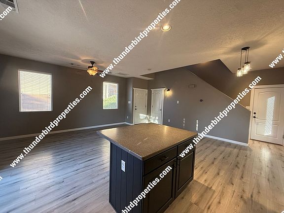 3rd image of 2613 Violeta Cir SE