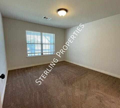 5th image of 825 Barbaroot Dr