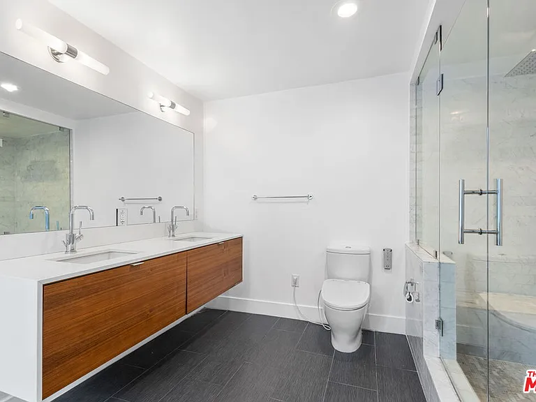 2226 Ronda Vista Dr — Photo 21