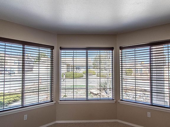 4th image of 5005 Evergreen Dr