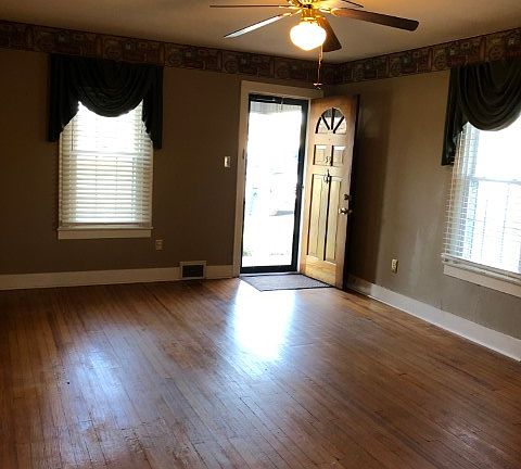 5th image of 127 2nd St
