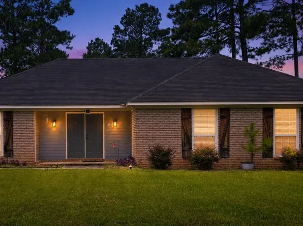 110 Maggie Ct, Leesburg, GA 31763