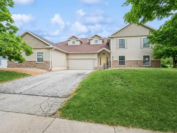 4405 Westchester Dr NE Unit A, Cedar Rapids, IA 52402