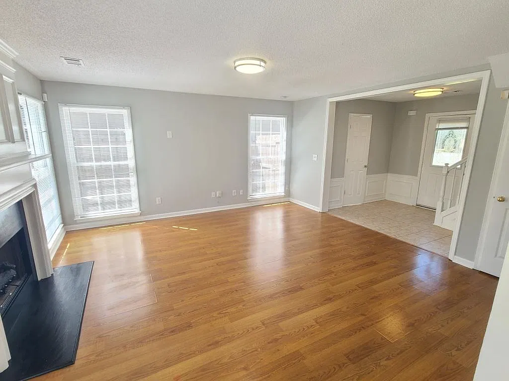 3240 Binghampton Ln — Photo 4
