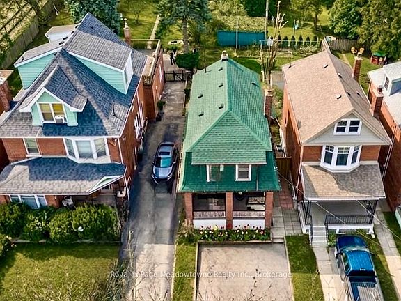 2nd image of 216 Maplewood Ave
