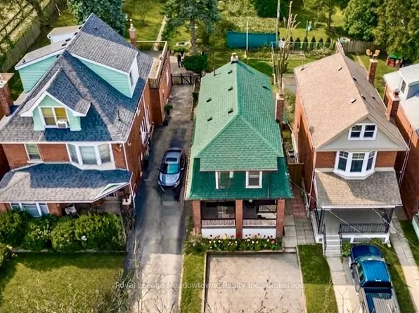 216 Maplewood Ave, Hamilton, ON L8M 1X8