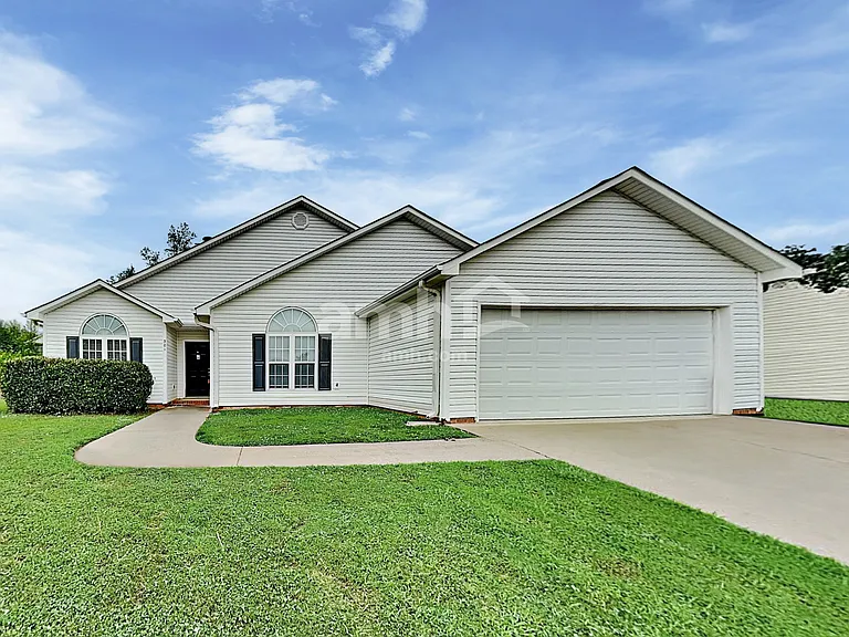 301 Kingfisher Dr — Photo 1