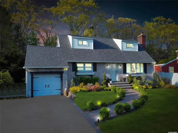 45 Robinson Street, Shoreham, NY 11786