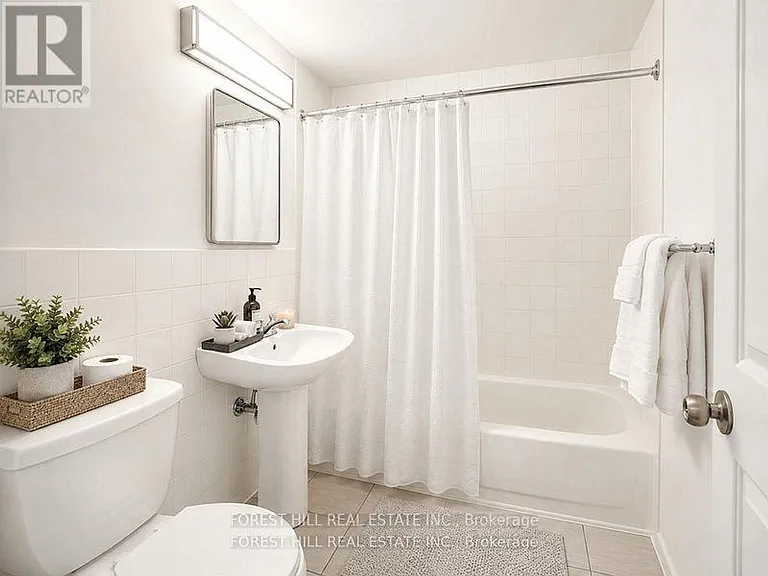 92 Robinson St #202 — Photo 11
