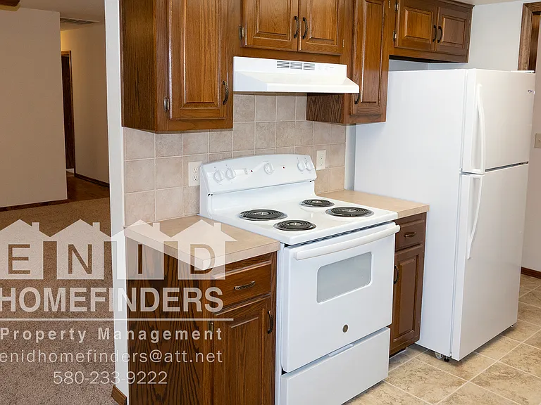 128 N Texoma Dr — Photo 4