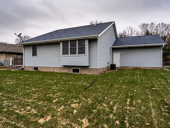 3rd image of 2716 W Fulliam Ave
