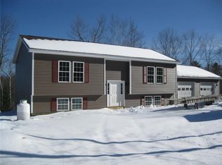 10 Stonehedge Dr, Windsor, ME 04363