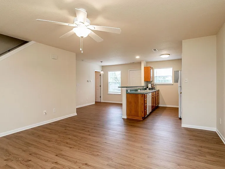 4522 Waterloo Dr — Photo 2