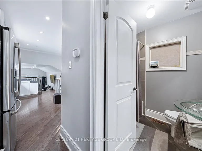 169 King Edward Ave — Photo 18