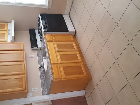 710 Southard St, Trenton, NJ 08638