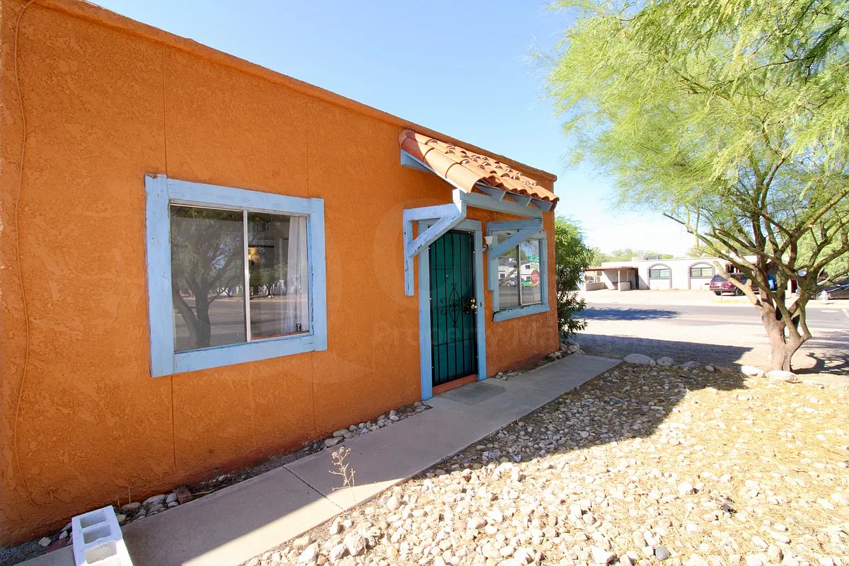 2 bed, 1.0 bath, 750 sqft, $999 — Photo 3