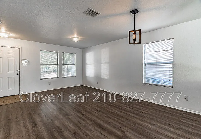 4323 Stetson Park — Photo 9