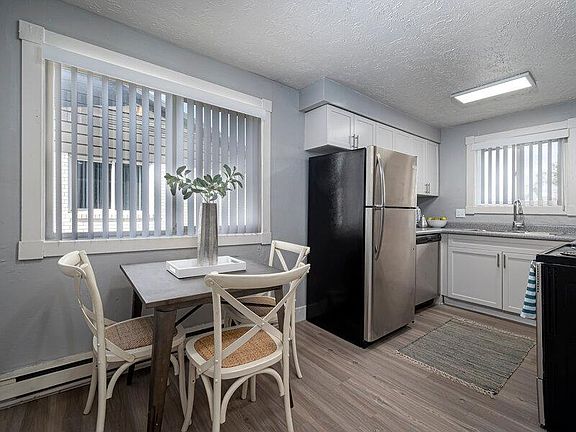 3rd image of 1742 W 400 N #2B-1Ba-820Sqft