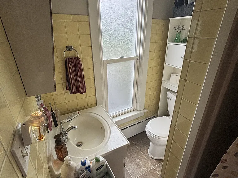 329 Ives Ave #3 — Photo 2