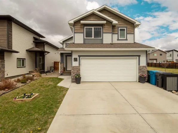1373 S Pacific Cir W, Lethbridge, AB T1J 5V3