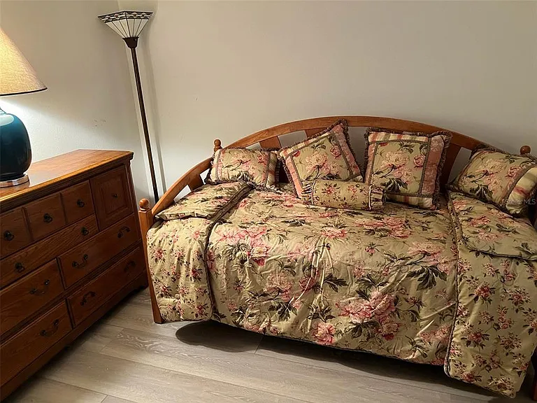 333 Woodlake Wynde — Photo 23