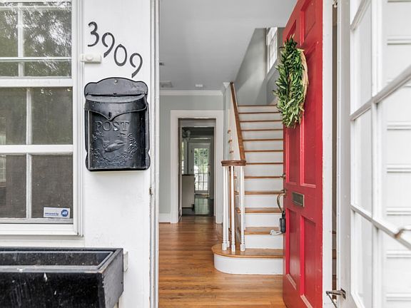 2nd image of 3909 Handy St