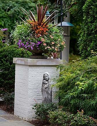4th image of 2096 Robinson Rd SE