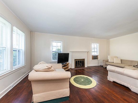 5th image of 308 Vincent Ave
