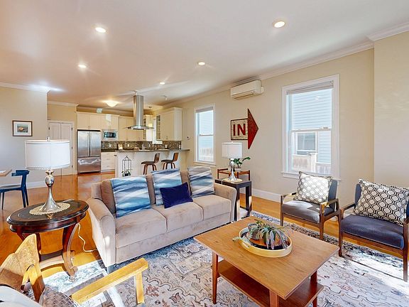 3rd image of 9 Appleton St #9